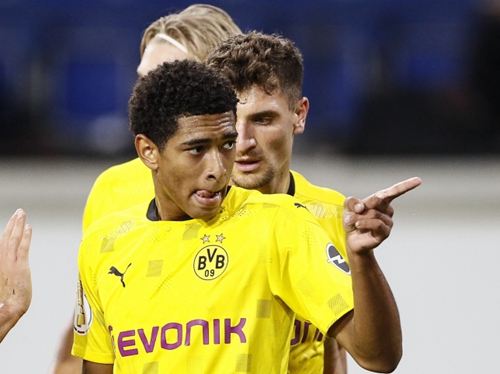 在足球场上 在足球场上